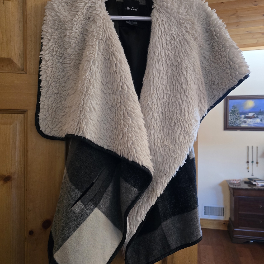 Me Jane Black and Cream Plaid Sherpa Vest